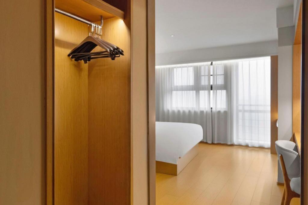 Ji Hotel Chongqing Shangqingsi Niujiaotuo Metro Station Чунцин Екстериор снимка